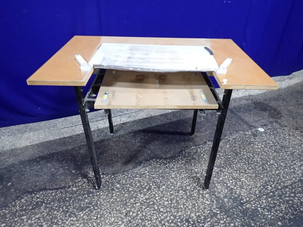 48" X 32" Stand