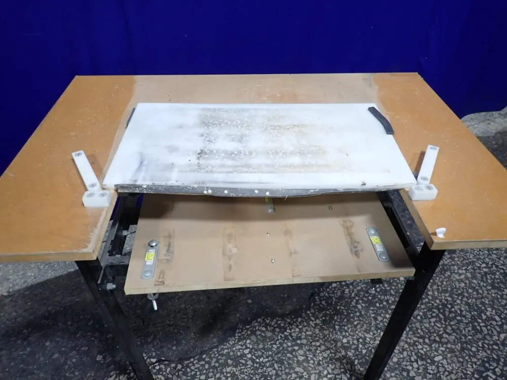 48" X 32" Stand