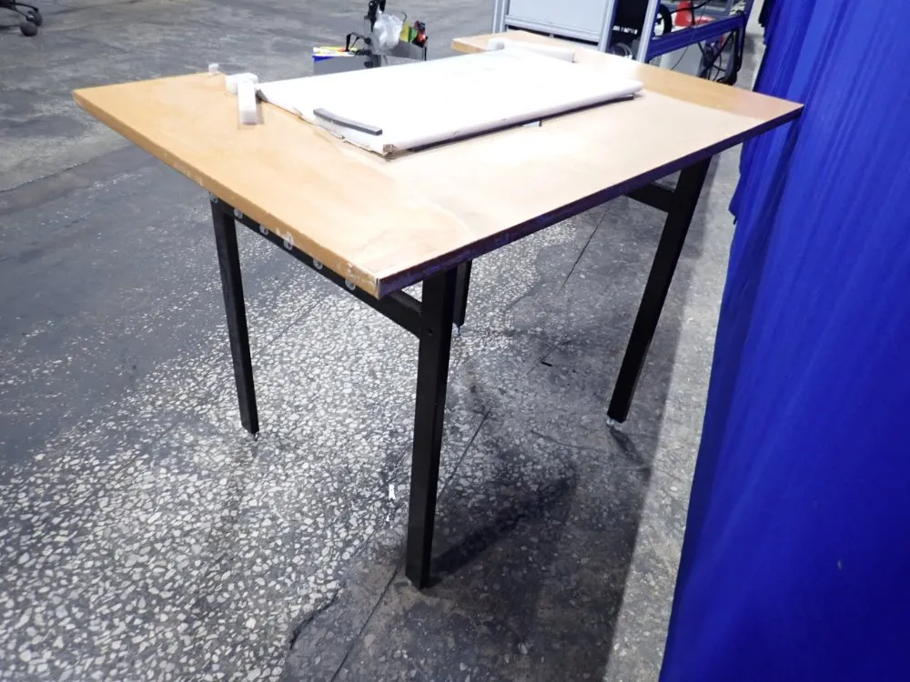 48" X 32" Stand