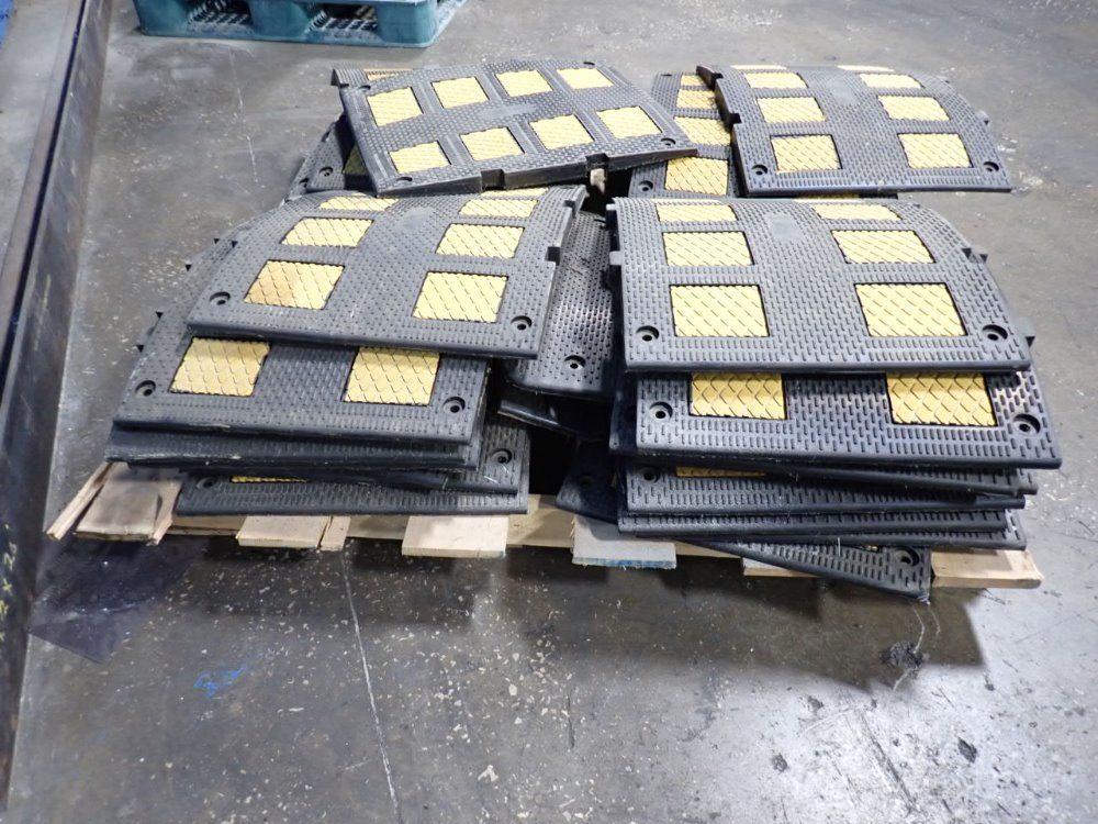 18 1/2" X 23 1/2" Rubber Floor Mats