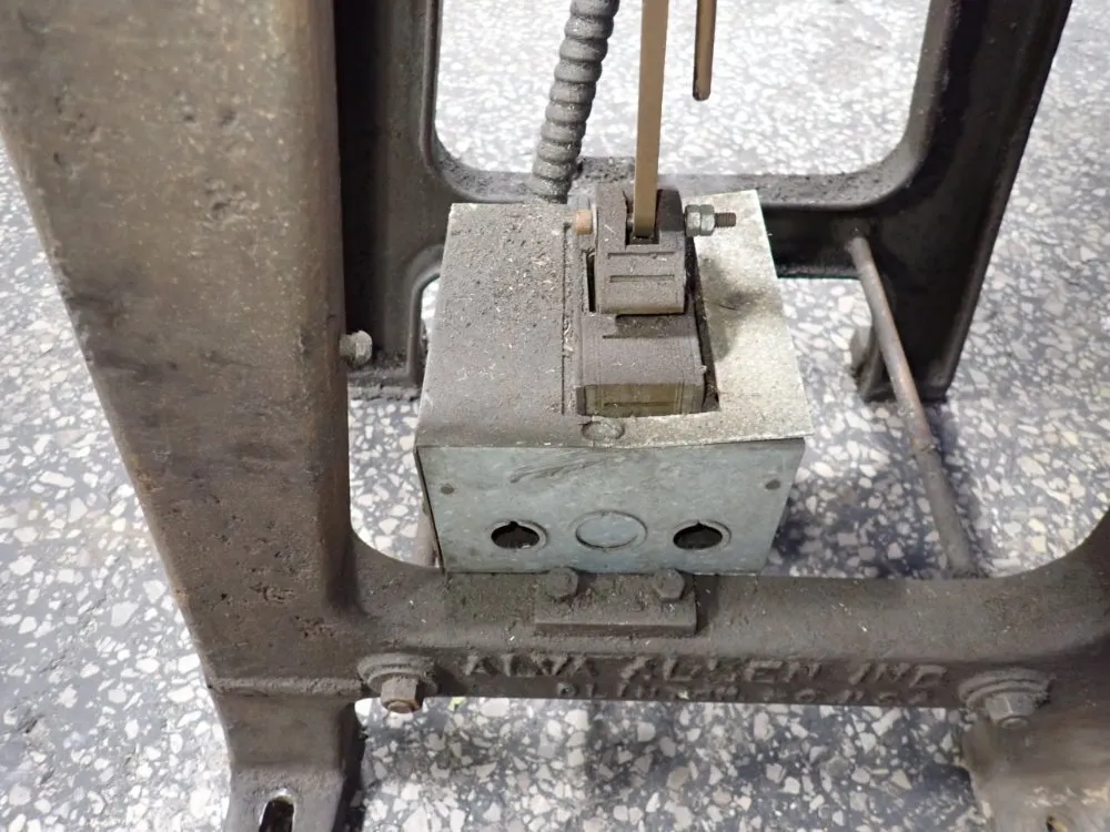 Alva Allen Obi Press - B5-304