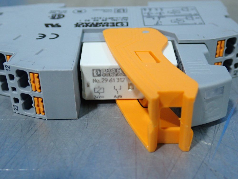 Phoenix Contact Relay Bases - Rif-1-bpt-2x21