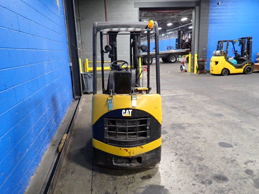 Mitsubishi Caterpillar 2000 Lbs Propane Forklift - Fgc18k | HGR*24