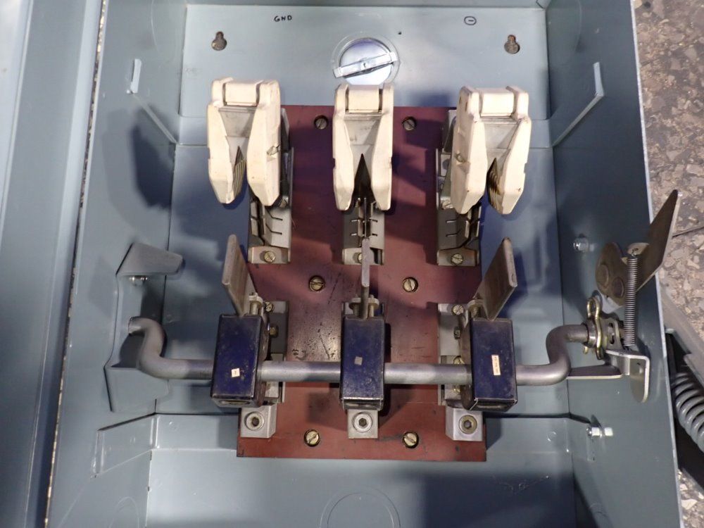 Westinghouse 400 Amps Fusible Disconnect - Cau 365