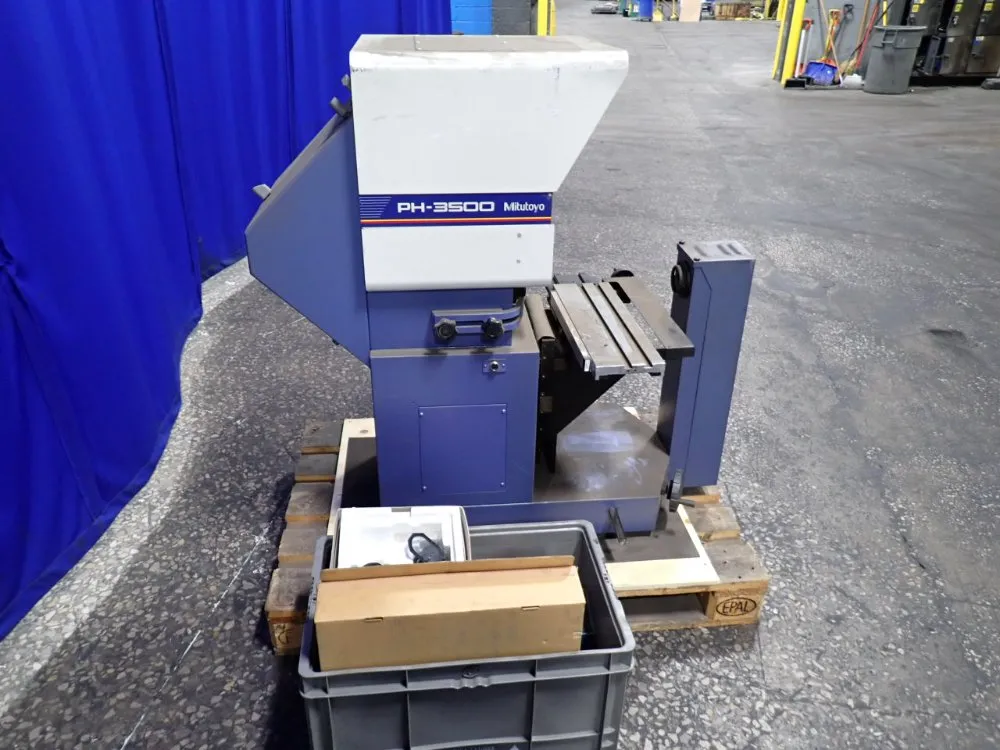 Mitutoyo Optical Comparator - Ph-3500