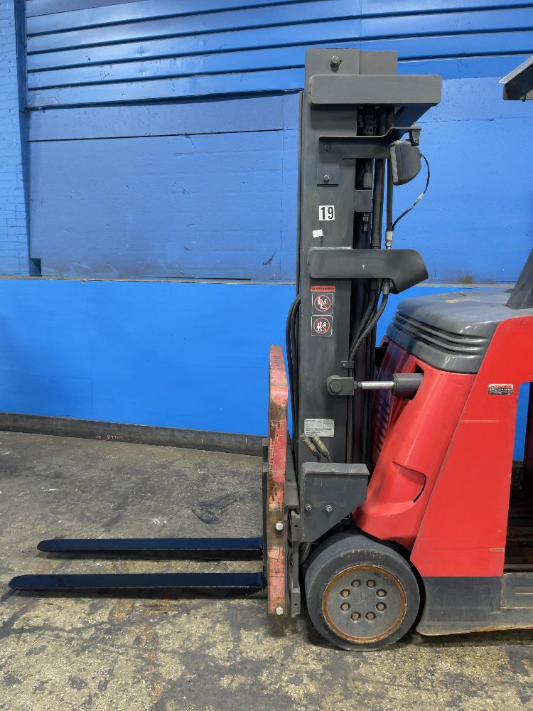 Raymond 4000 Lbs Stand Up Fork Lift - R40-c40tt