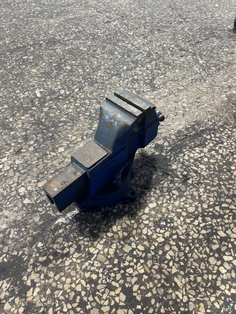 Columbian 5” 5” Bench Vise