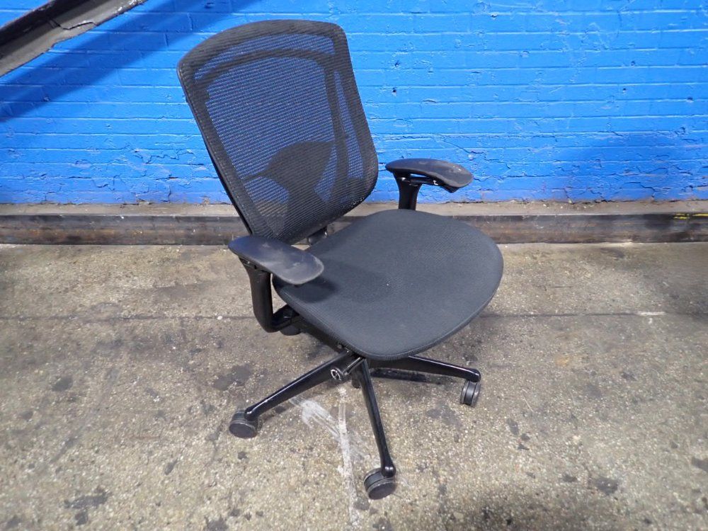 18" X 19" Office Chair