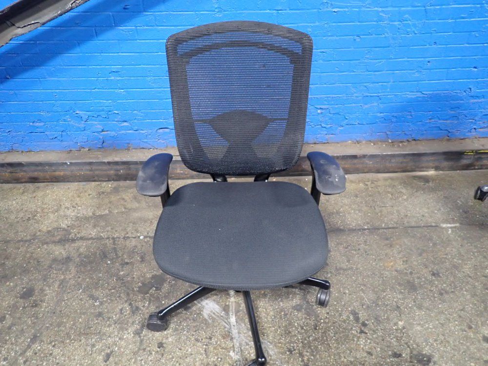 18" X 19" Office Chair