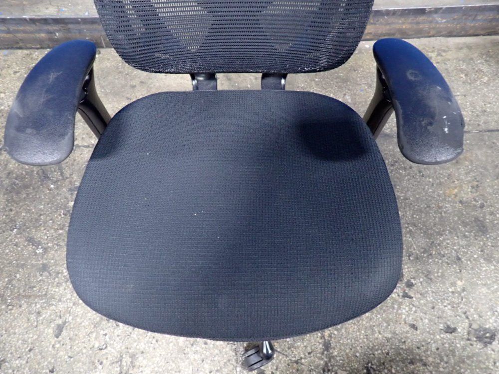 18" X 19" Office Chair