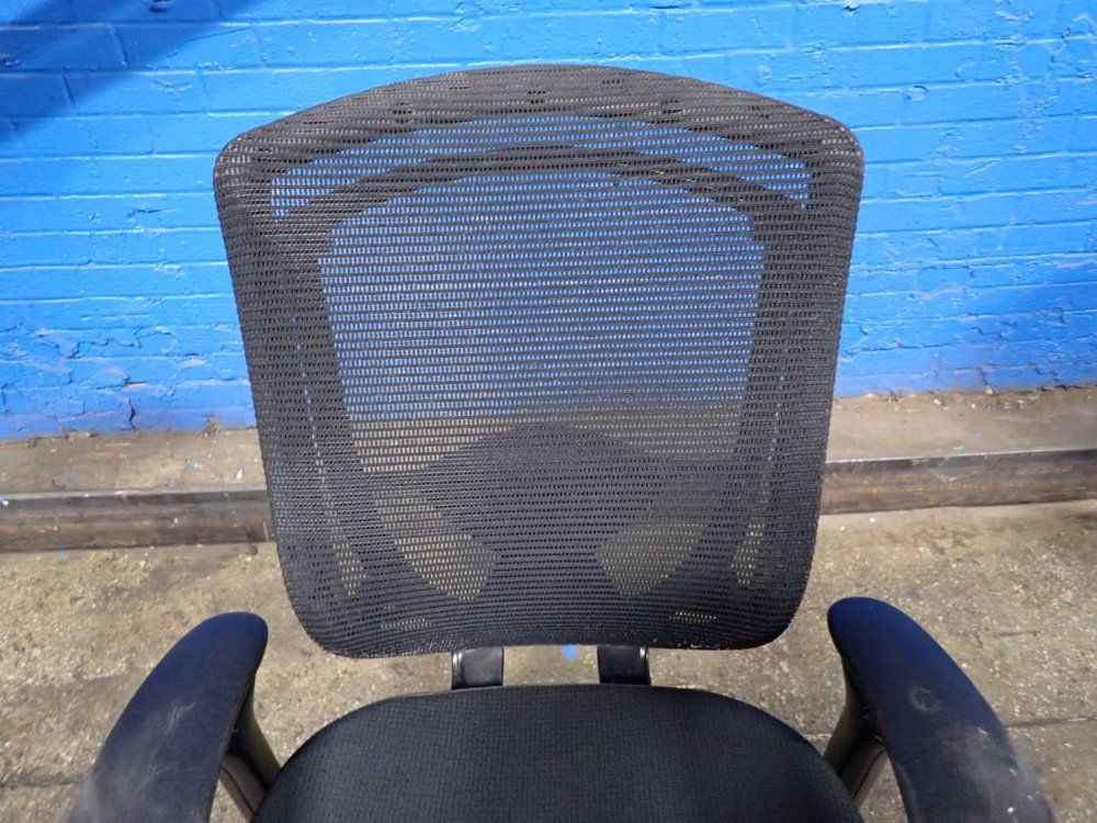 18" X 19" Office Chair