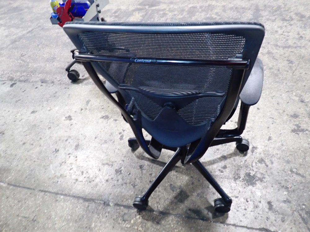 18" X 19" Office Chair