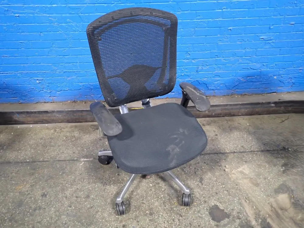 18" X 19" Office Chair