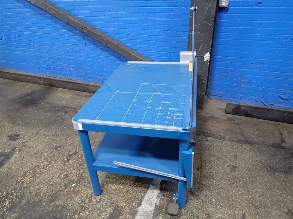 Dahle 44" X 30" Paper Guillotine - 585