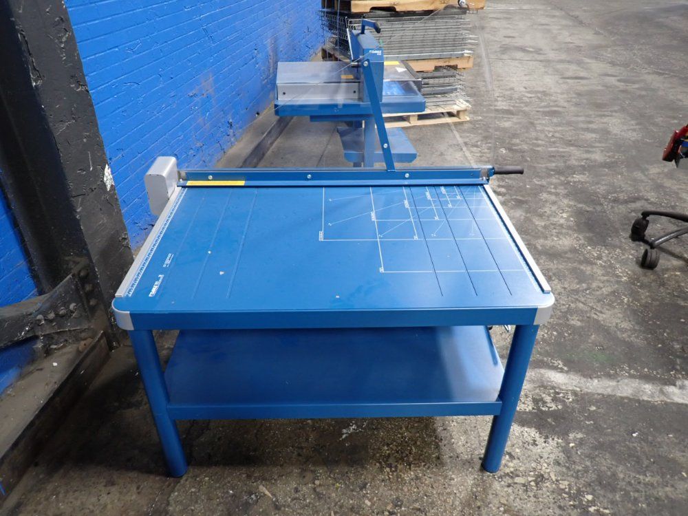 Dahle 44" X 30" Paper Guillotine - 585