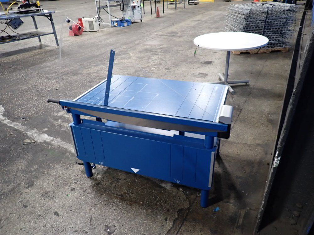 Dahle 44" X 30" Paper Guillotine - 585