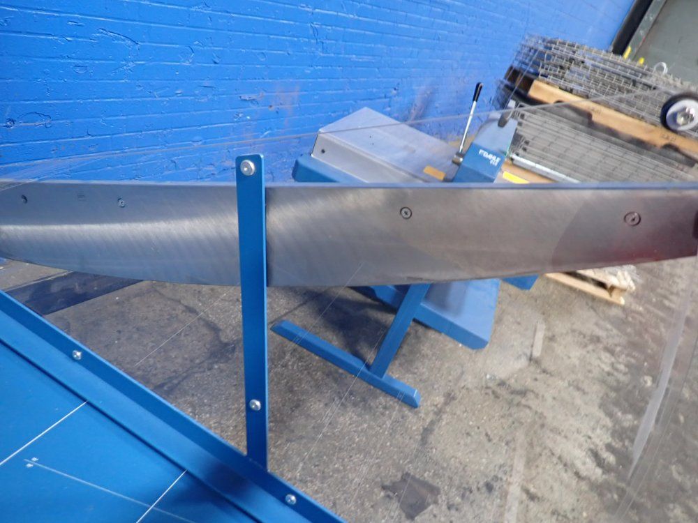 Dahle 44" X 30" Paper Guillotine - 585