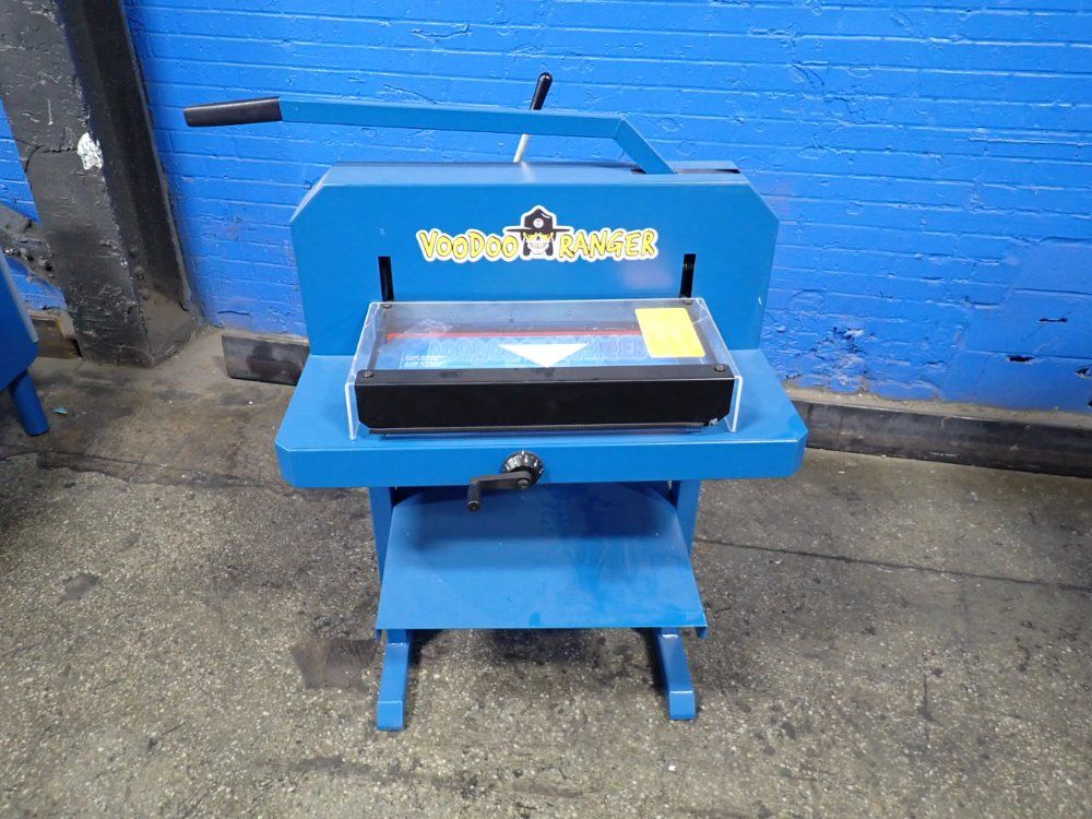Dahle 18" X 19" Paper Guillotine - 848