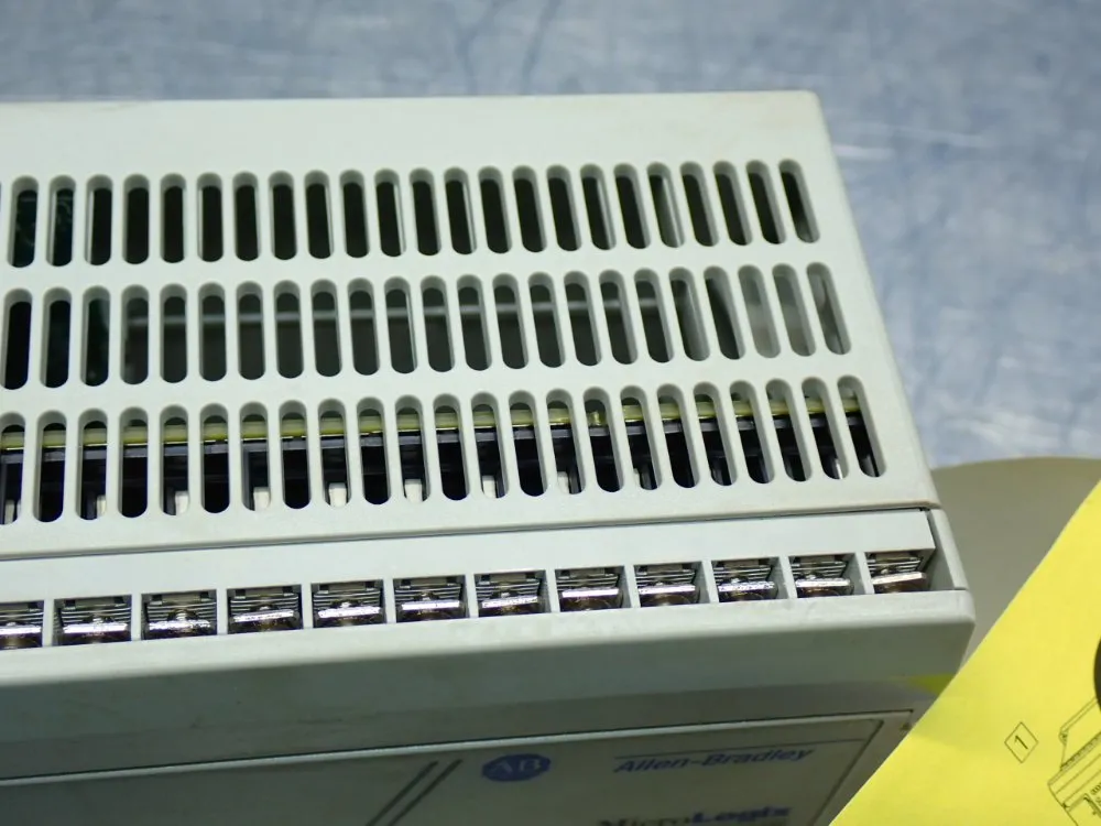 Allen Bradley Micrologix 1000 Programmable Controller - 1761-l32awa