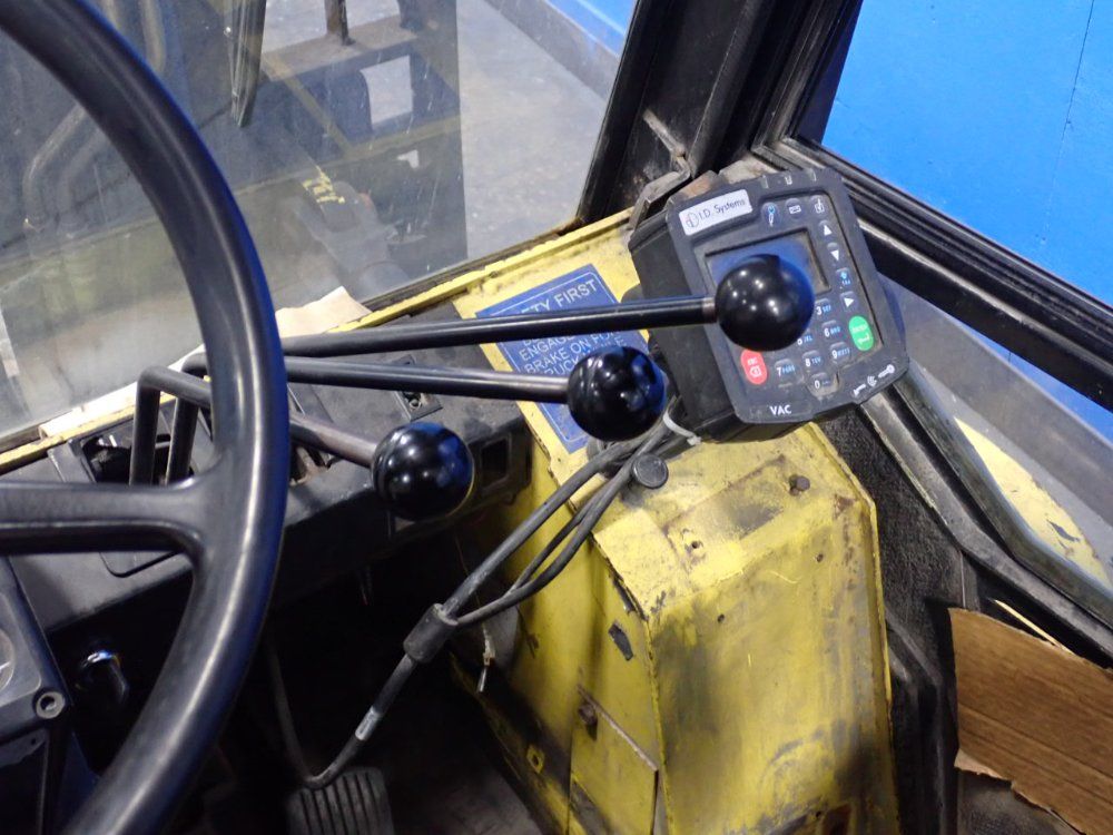 Hyster 14,950 Lbs Diesel Forklift - H155xl2