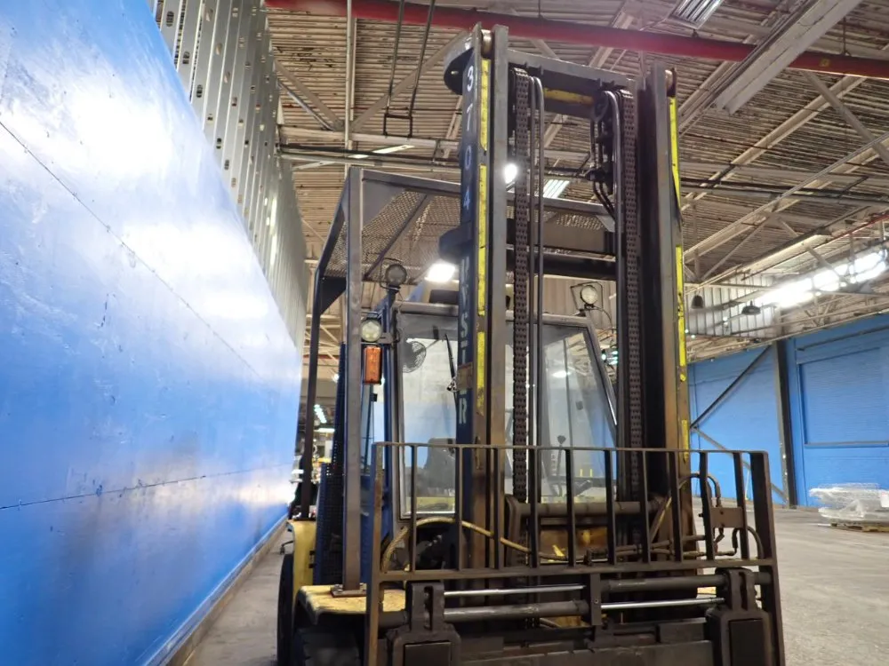 Hyster 14,950 Lbs Diesel Forklift - H155xl2