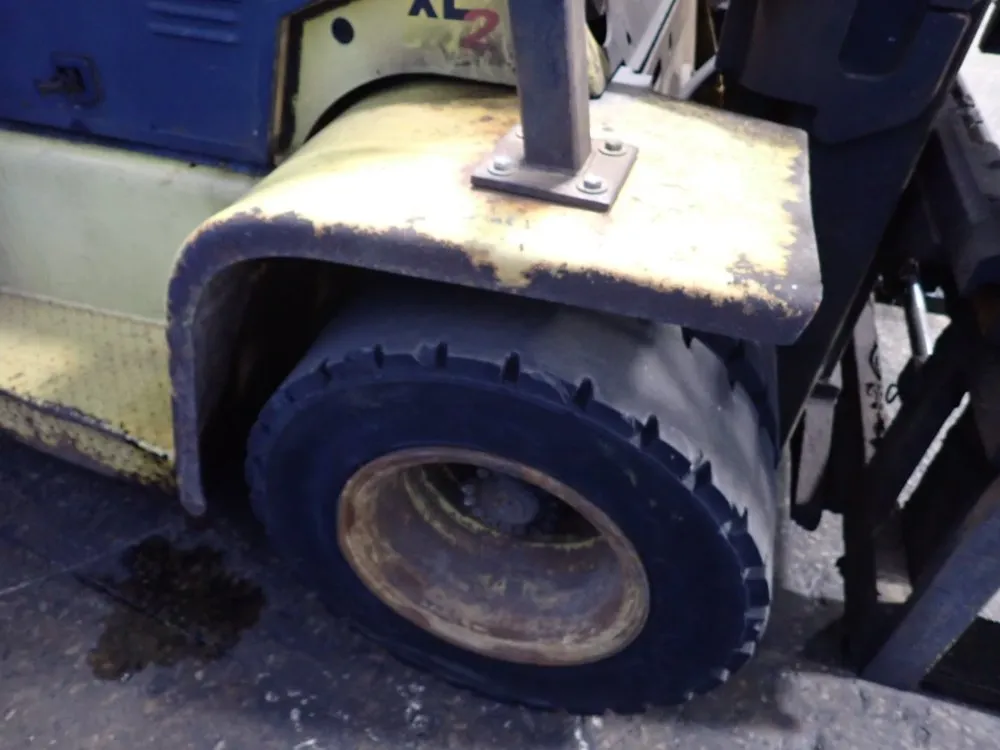 Hyster 14,950 Lbs Diesel Forklift - H155xl2