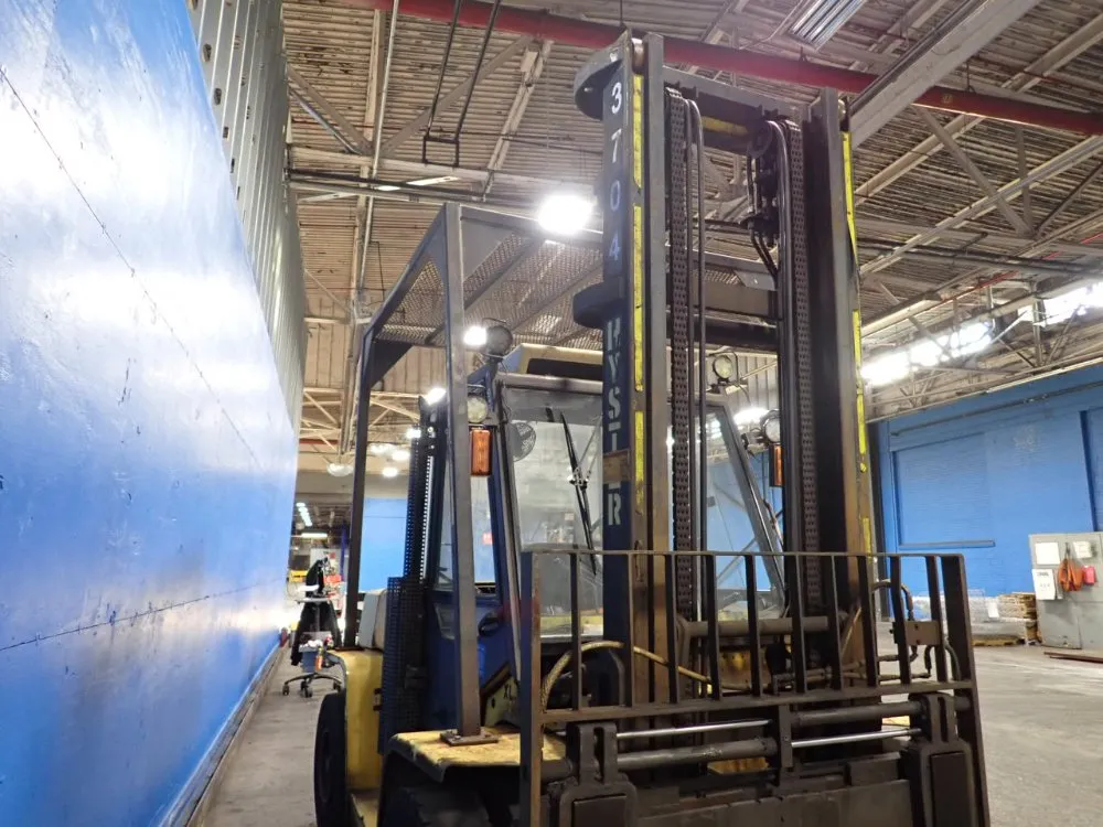 Hyster 14,950 Lbs Diesel Forklift - H155xl2