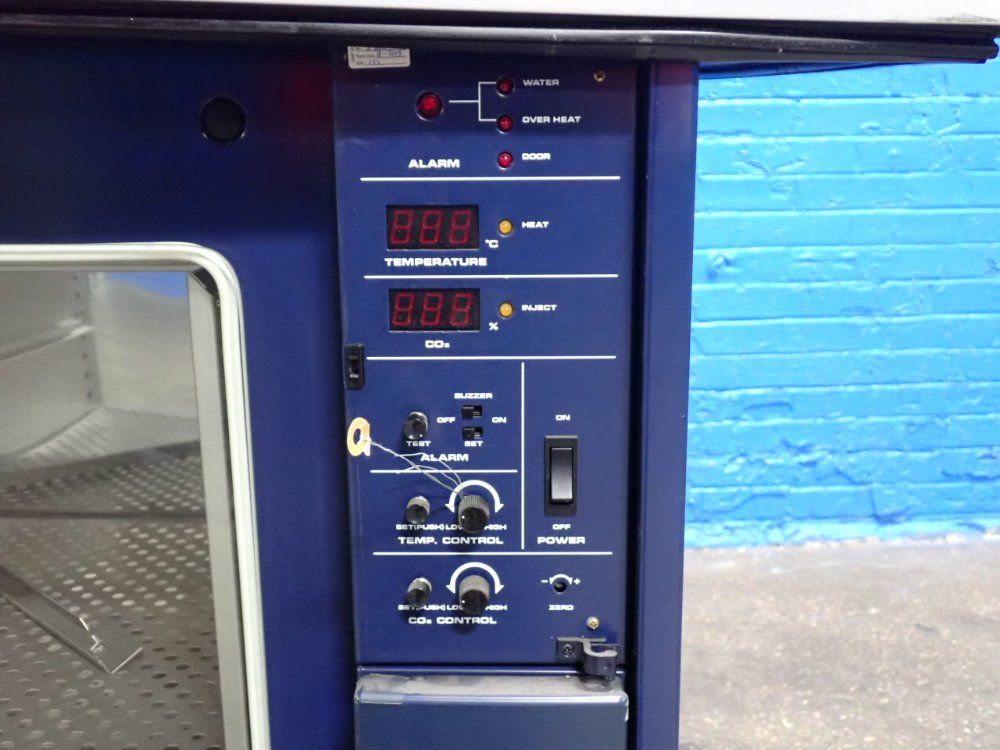 Gallenkamp 18" X 18" Laboratory Incubator - Co27