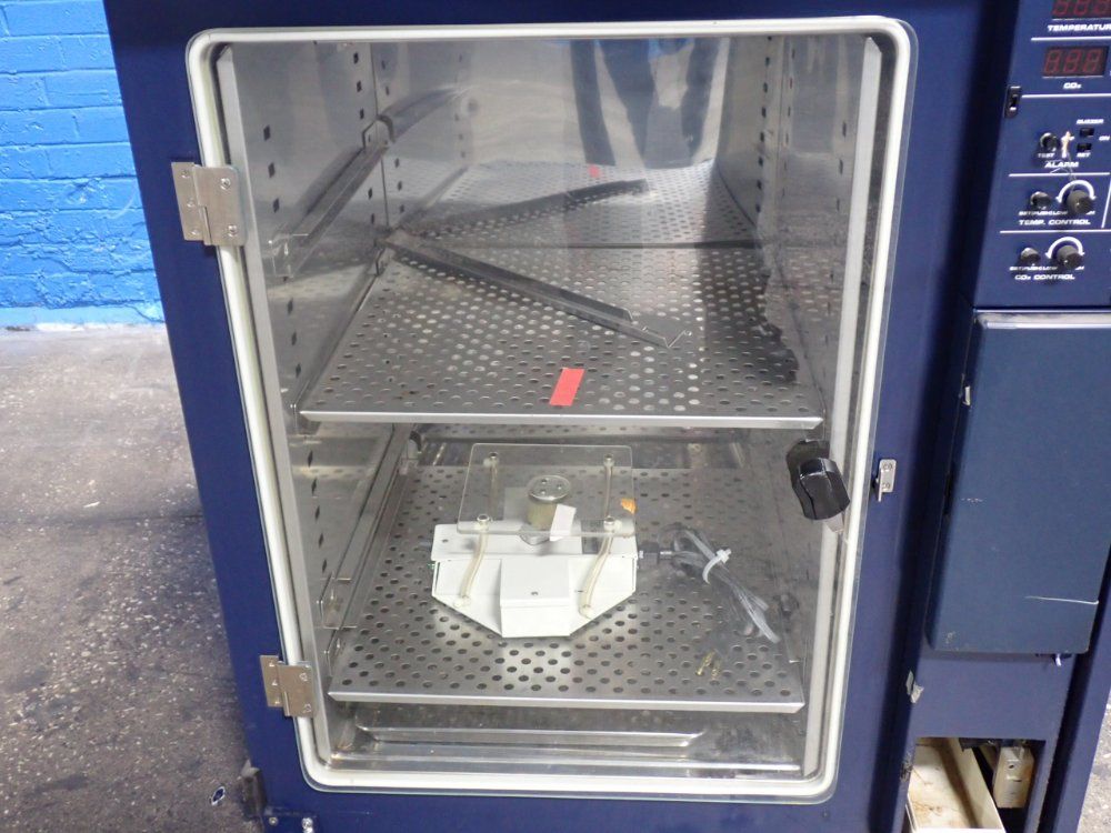 Gallenkamp 18" X 18" Laboratory Incubator - Co27