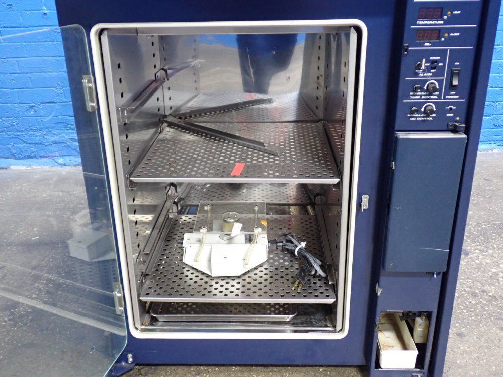 Gallenkamp 18" X 18" Laboratory Incubator - Co27