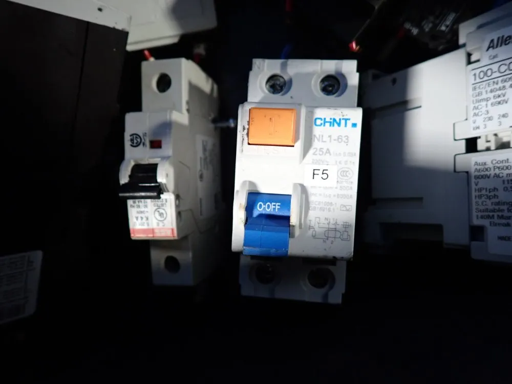 Abb, Siemens, Cutler-hammer Misc. Circuit Breakers, Electrical Equipment