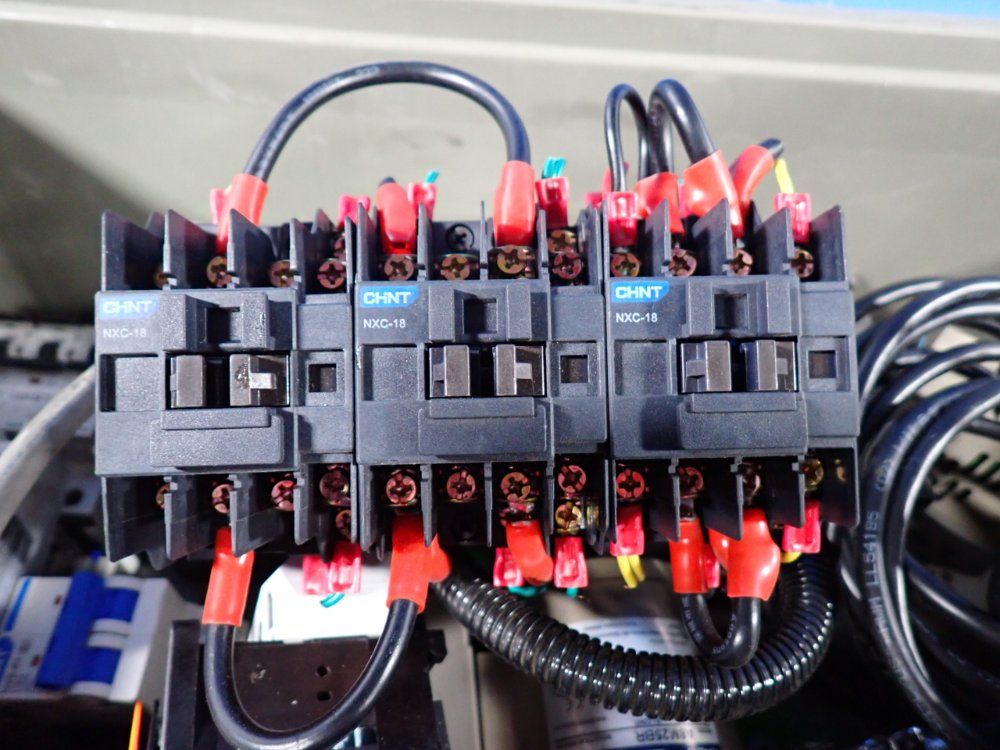 Chnt, Siemens, Allen-bradley Misc. Circuit Breakers, Electrical Equipment