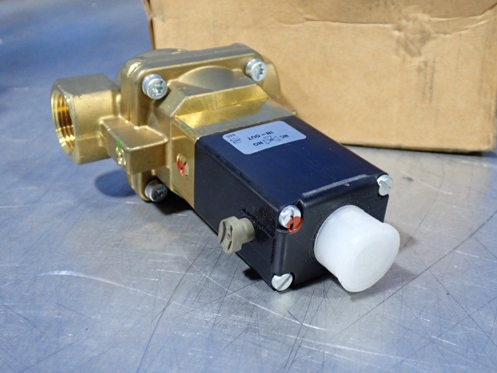 Burkert 145 Psi Solenoid Valve - 5582 A 3/4 Nbr Br 00456894