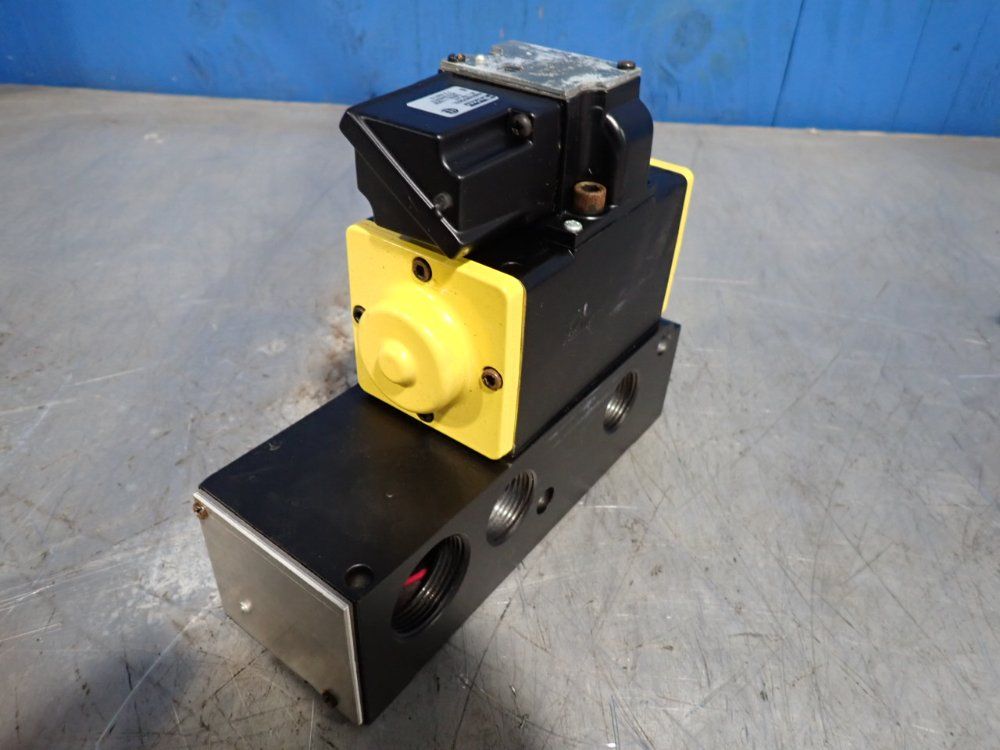 Parker 150 Psi Solenoid Valve - Hhb2087501l