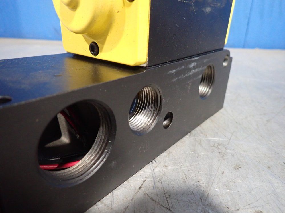 Parker 150 Psi Solenoid Valve - Hhb2087501l