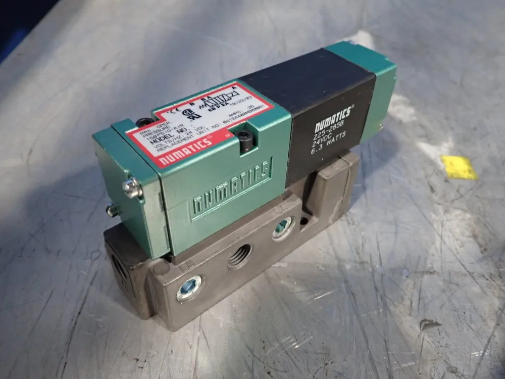 Numatics 150 Psi Pneumatic Solenoid Valve - 081sa400m000061