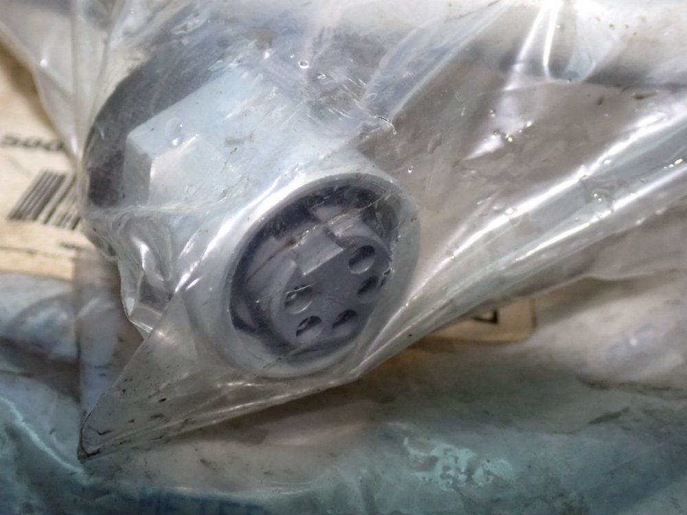 Cooper Mini-line D Net Receptacles