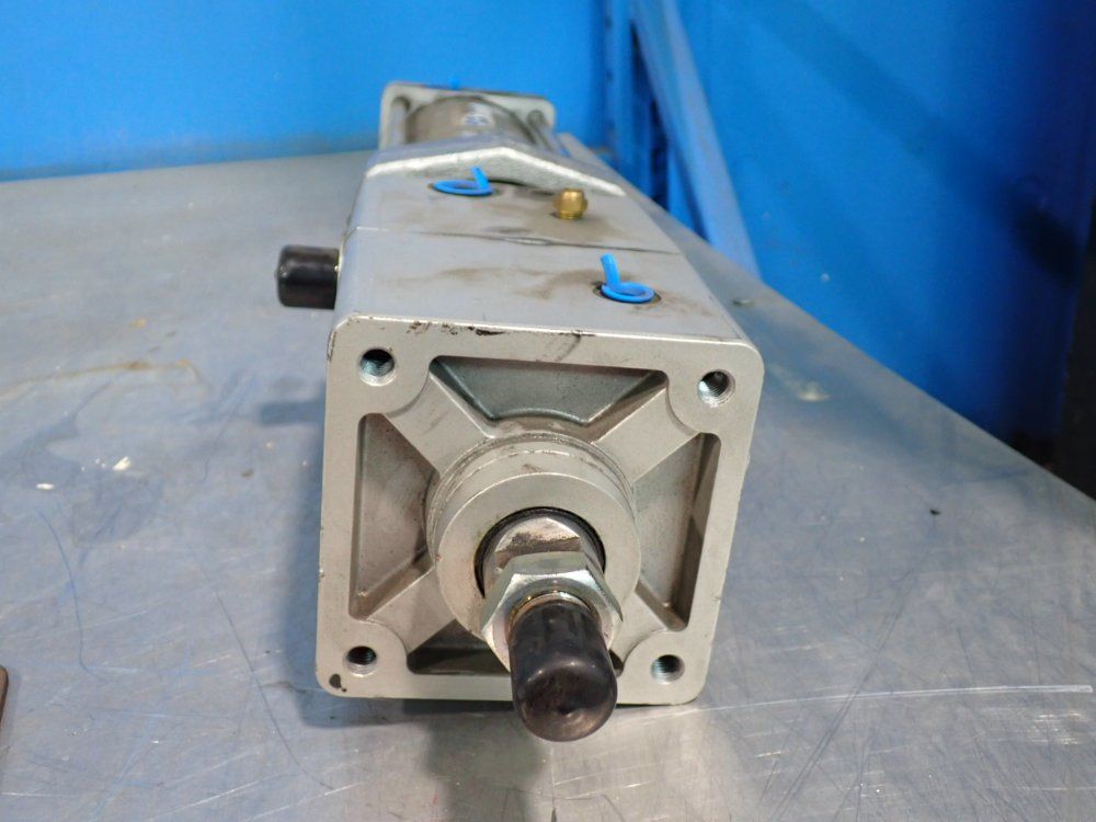 Smc 145 Psi Pneumatic Air Cylinder - C95nt100-240-duq01784