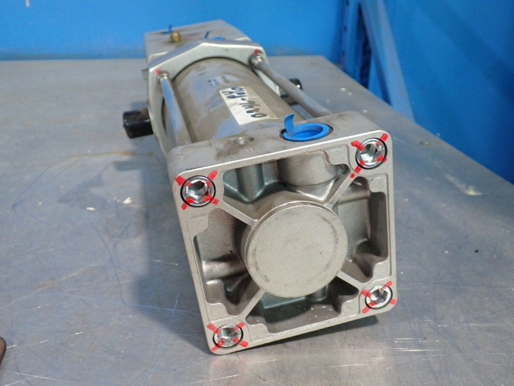 Smc 145 Psi Pneumatic Air Cylinder - C95nt100-240-duq01784