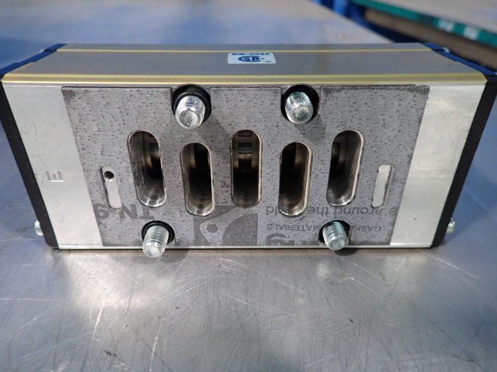 Ross 10 Bar Pneumatic Solenoid Valve - W6077b4401