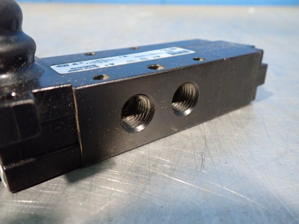 Parker 150 Psi Pneumatic Valve - 529811000