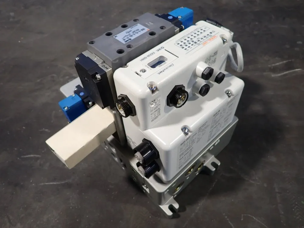 Smc Pneumatic Valve Assembly - Vvs8080-ep
