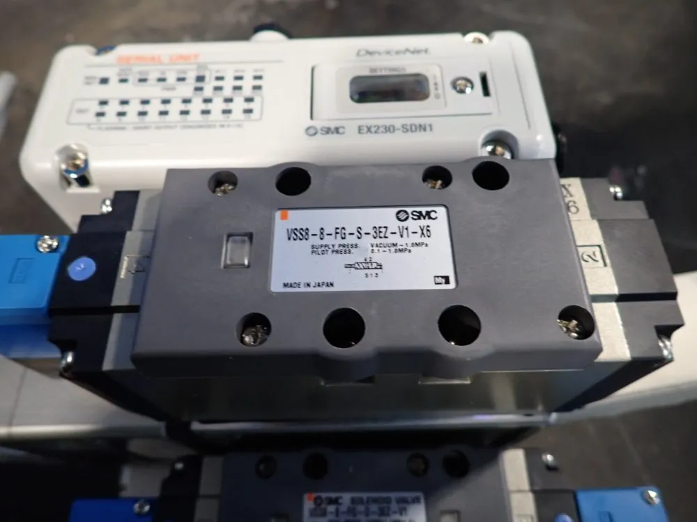 Smc Pneumatic Valve Assembly - Vvs8080-ep