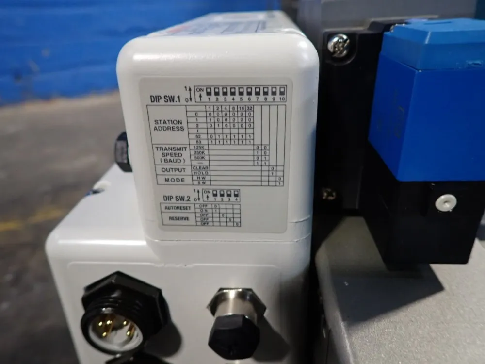 Smc Pneumatic Valve Assembly - Vvs8080-ep