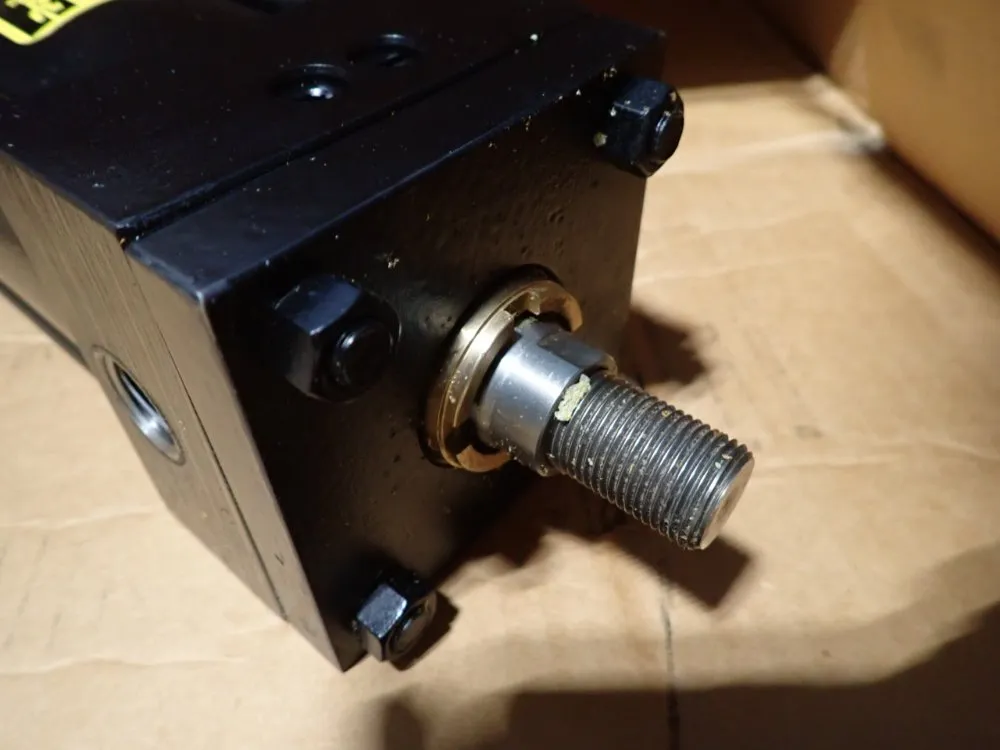 Parker 250 Psi Pneumatic Cylinder - 03.25cbb2au14c5.000