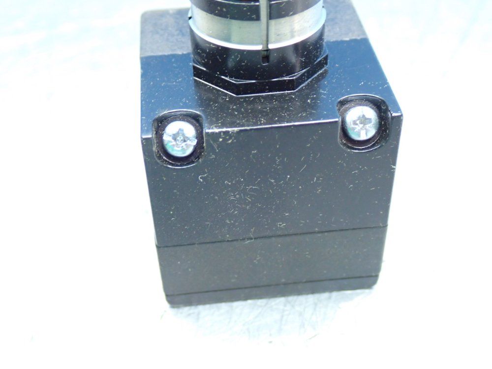 Ifm Inductive Proximity Sensor - Im0033