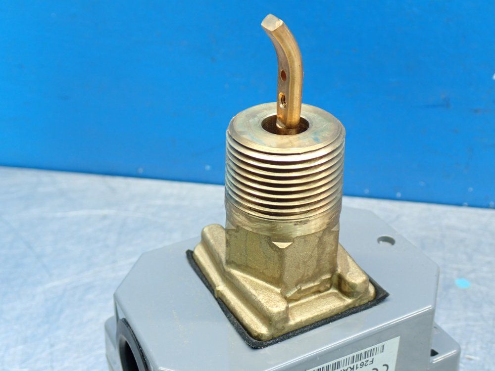 Johnson Controls Flow Switch - F261kah-v01c