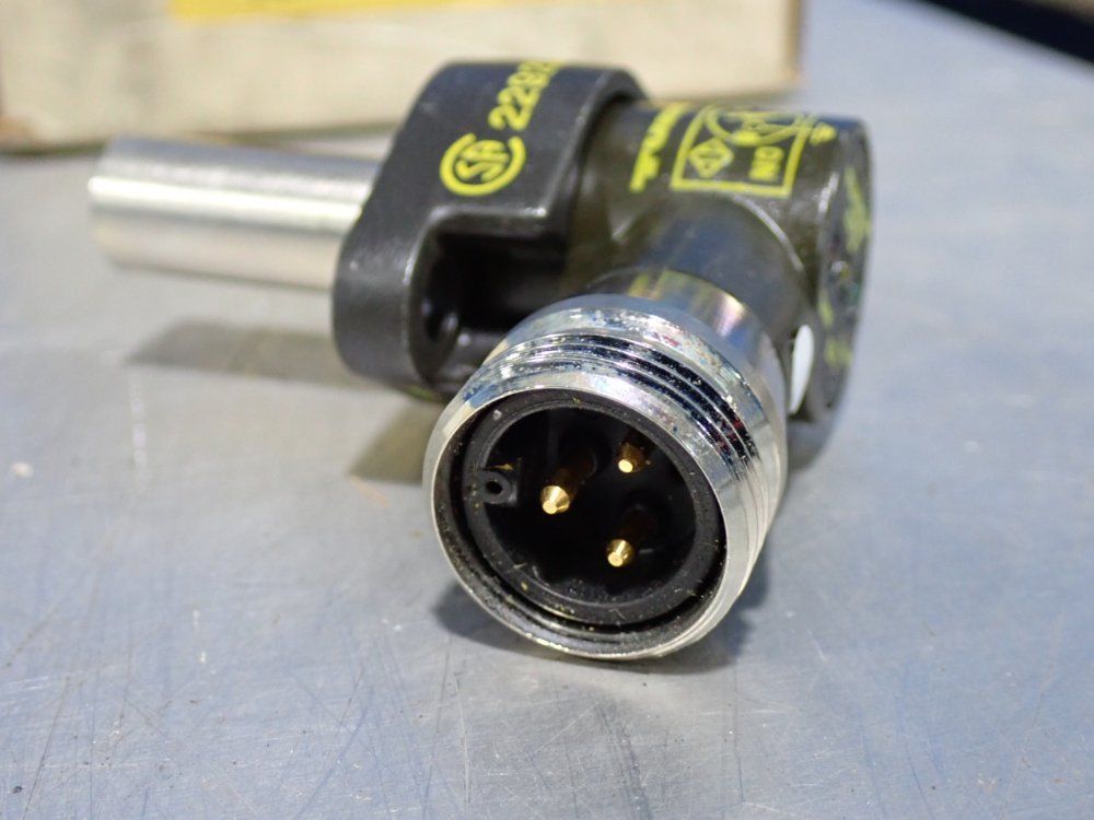 Turck 3000 Psi Inductive Proximity Sensors - Bi2-crs317-adz30x3-b1131/s34