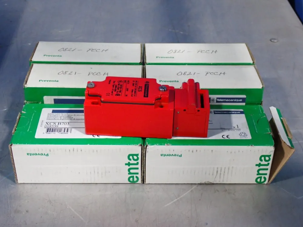 Telemecanique Safety Limit Switches - Xcs B703