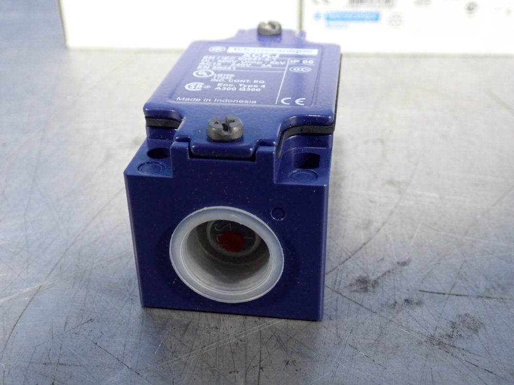 Telemecanique Limit Switches - Xckj1
